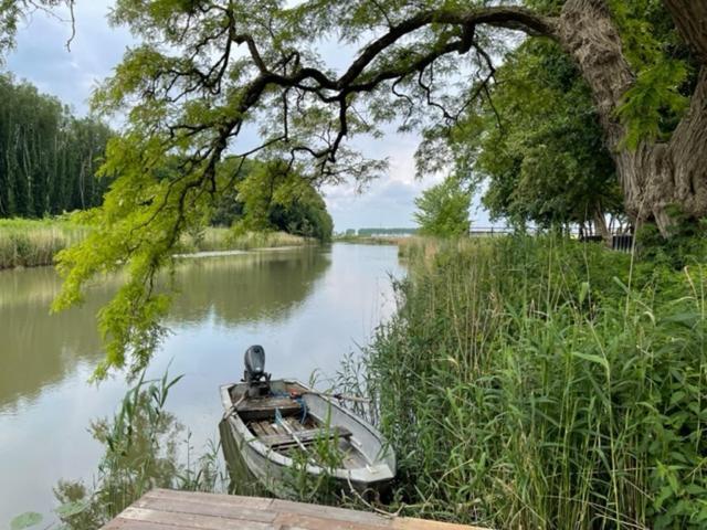 Domaine De La Bergerie Villa Zuid-Beijerland Luaran gambar